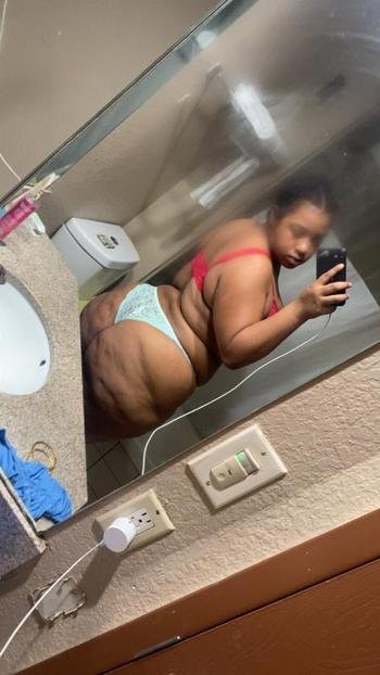 419-269-5606, 26  female escort, Toledo