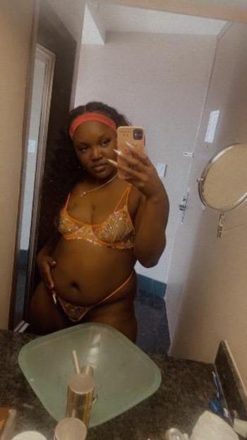 Bailey , 25  female escort, Toledo