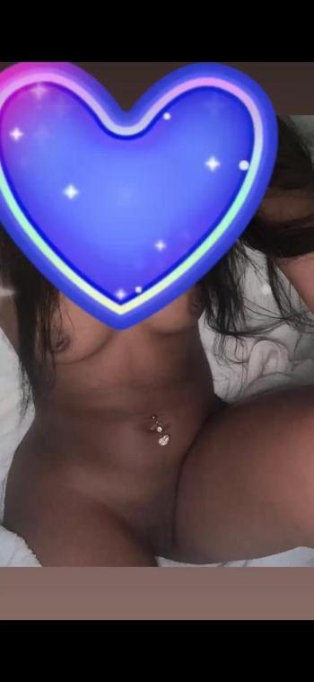 Minnie, 22  female escort, Toledo