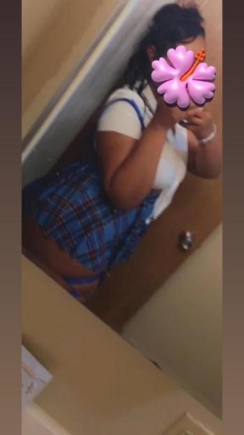 Jasmine, 22  female escort, Toledo